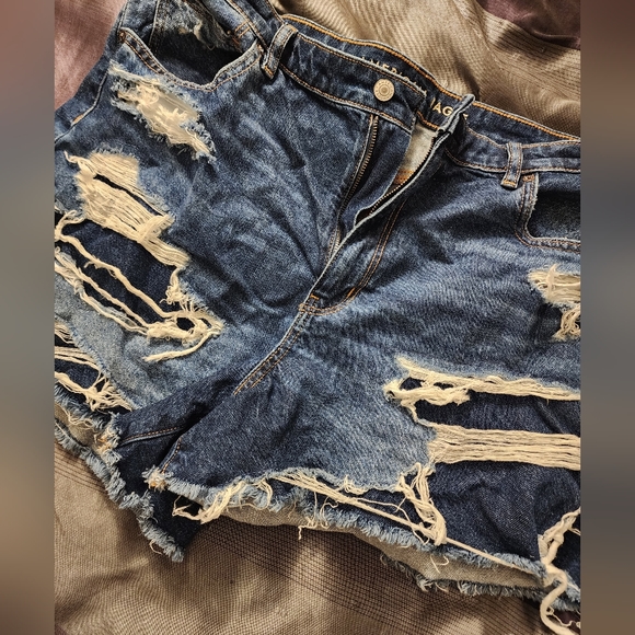 AE Mom Shorts - Picture 4 of 9